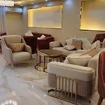 شقة فندقية مفروشة اطلاله علي النيل مباشرة