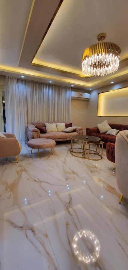 Apartment مفروشة اطلاله علي النيل مباشرة *